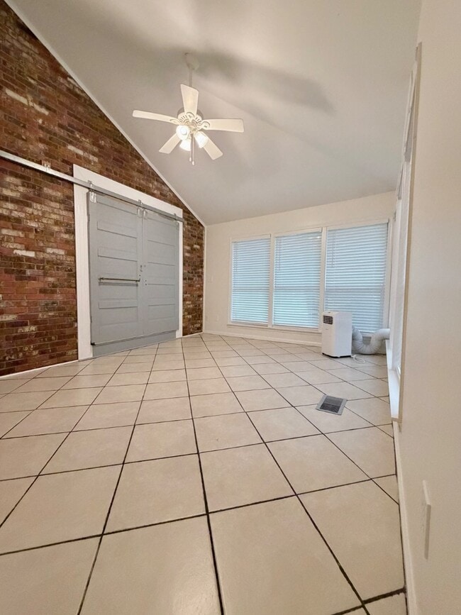 Building Photo - 400 N 37th Ave