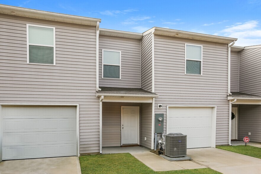 Building Photo - 331 Century Dr