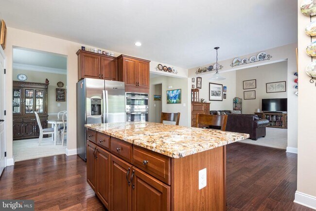 Building Photo - 5737 Waterloo Bridge Cir