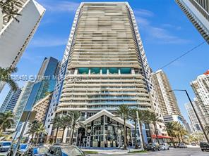 Building Photo - 1300 Brickell Bay Dr