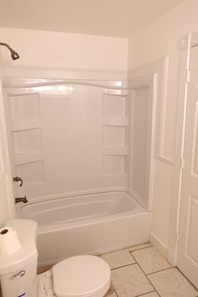 Full Bath in Basement - 1333 Holliday Dr
