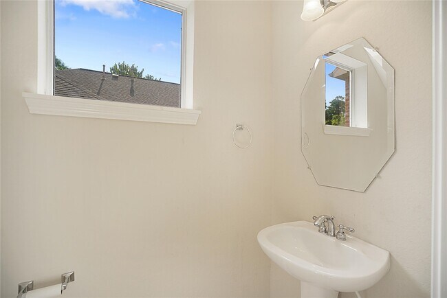 Building Photo - 111 Zephyr Bend Pl
