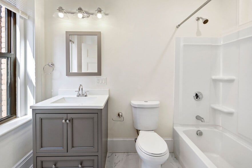 Building Photo - 866 Huntington Ave