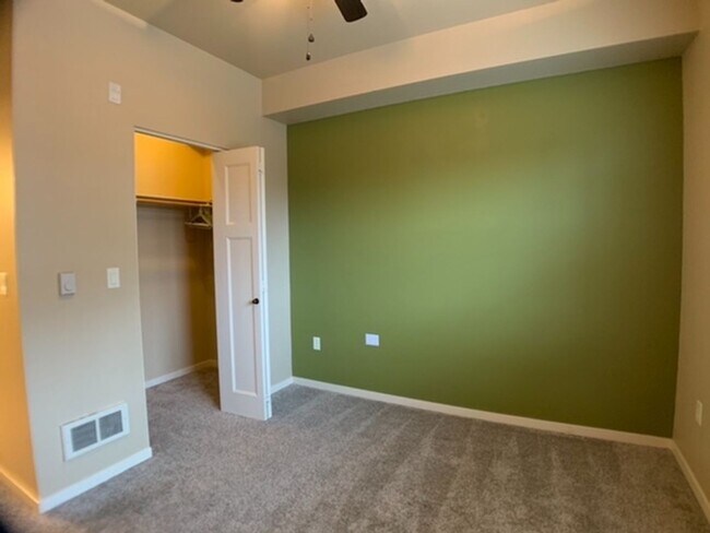 Building Photo - 45 Central Unit - 2 Bedrooms, 2 baths, 988 Sq. Ft.