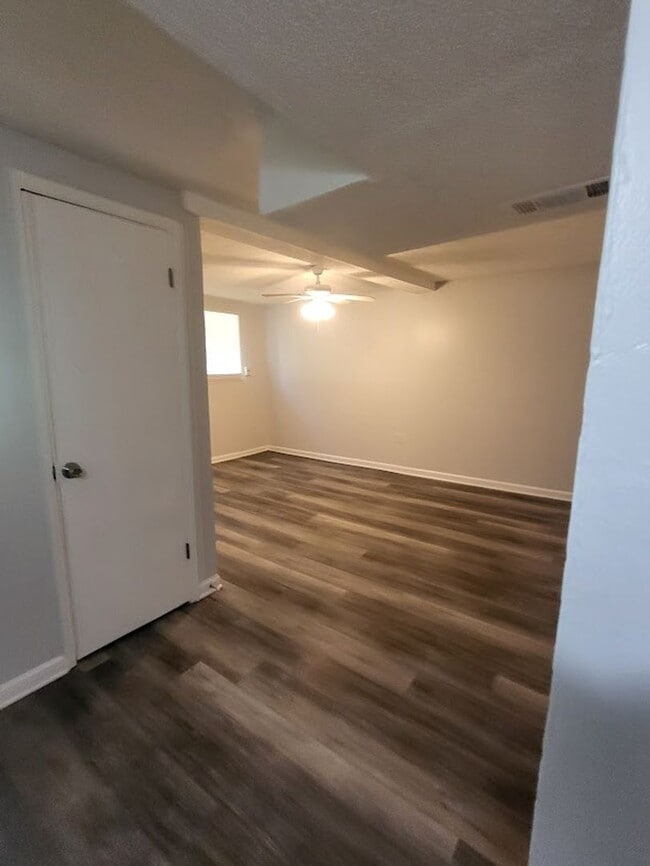 Building Photo - 3309 Goldenchain Dr