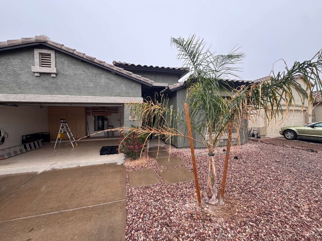 Building Photo - 30031 N Little Leaf Dr