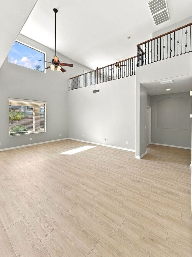 Building Photo - Gilbert 5-Bedroom Home with Pool, Loft & Primary Suite Downstairs – Minutes from Gilbert Regional...