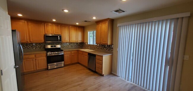 Building Photo - 3916 Pia Rosetta St