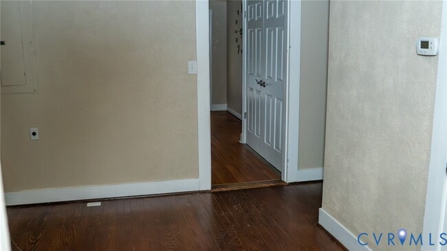 Building Photo - 2731 Parkdale Rd