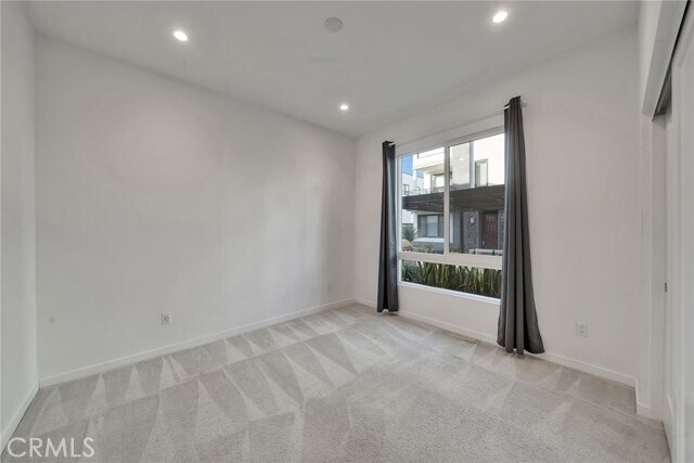 Building Photo - 120 Schick