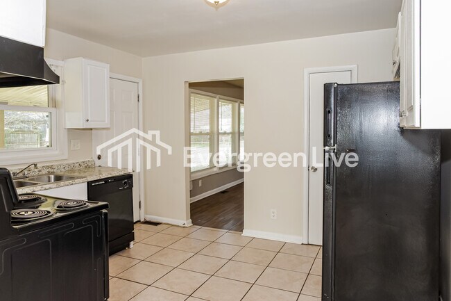 Building Photo - 3524 Flamingo Rd SW