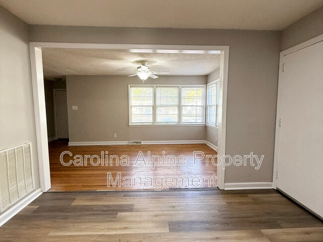 Building Photo - 409 S Merritt Ave