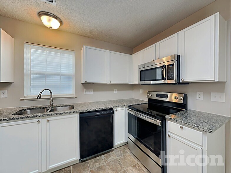 Building Photo - 3337 Braden Dr