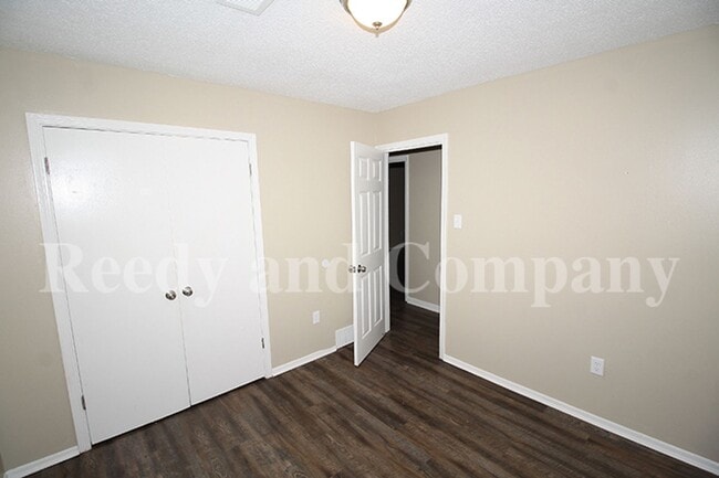 Building Photo - 5356 Lakeview Cove