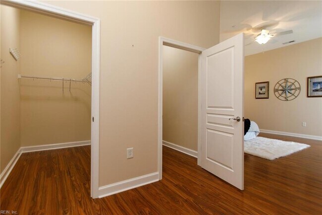 Building Photo - 670 Town Center Dr