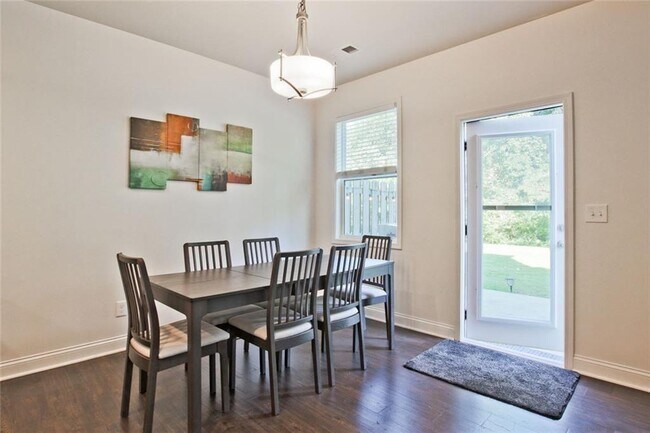 Building Photo - 112 Davina Dr