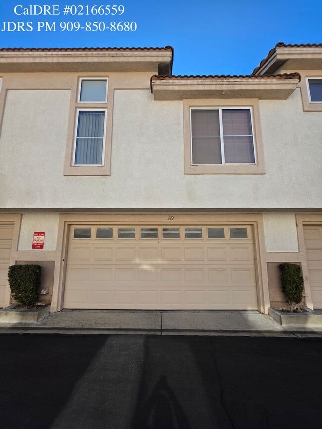 Building Photo - Ontario 3 Bedroom Condo