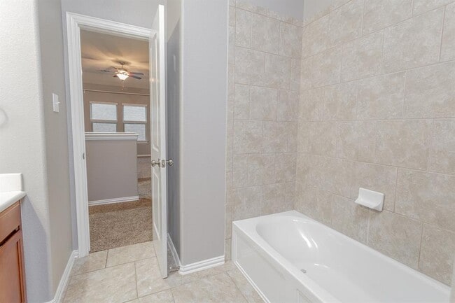 Building Photo - 2700 Auburn Chestnut Ln