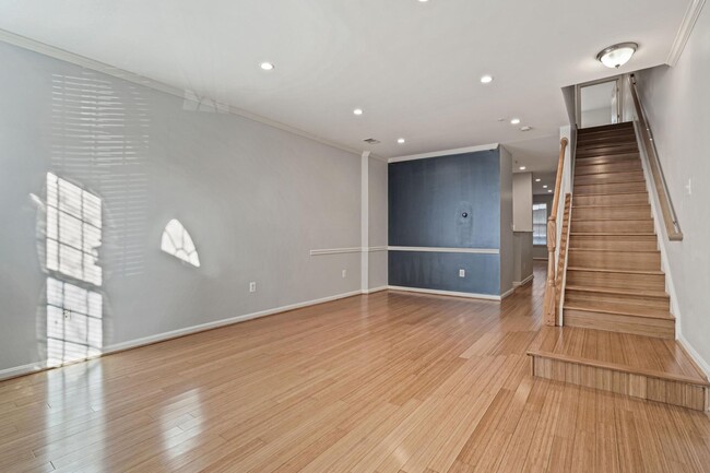 Building Photo - 2651 Park Tower Dr