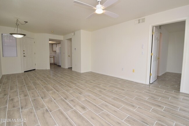 Building Photo - 7255 E Snyder Rd