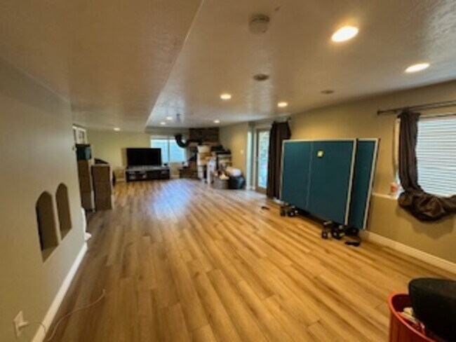 Building Photo - 13294 Cherry Crest Dr
