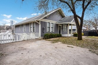 Building Photo - 609 Harthan St