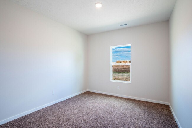 Building Photo - BRAND NEW 3 BEDROOM HOME - Mount Vernon, MO