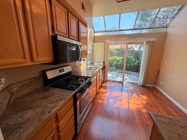 Building Photo - Beautiful Spacious Two Story Home in Pleasanton!