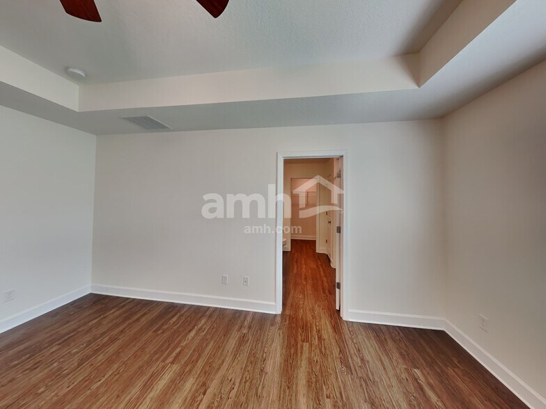 Building Photo - 8571 Highfield Ave