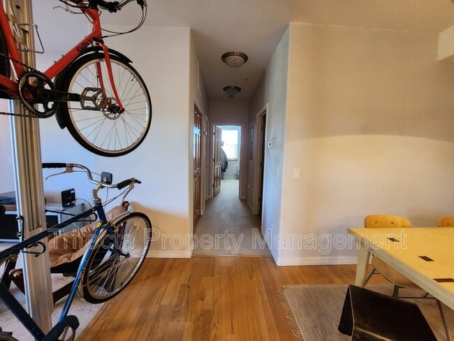 Building Photo - 5220 Boardwalk Dr