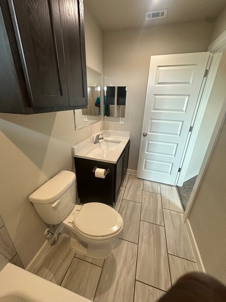 Building Photo - 8419 V. Verona