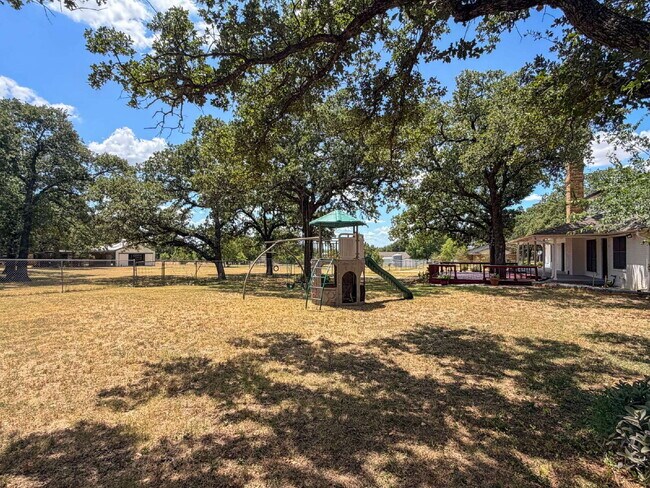 Building Photo - Beautiful 6 bed, 2 bath home in Burleson!