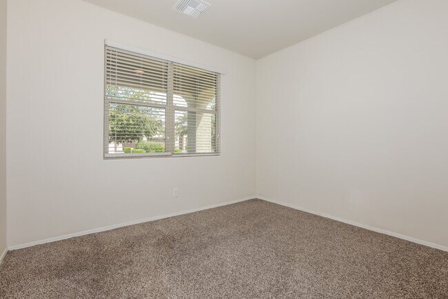 Building Photo - 4621 E Fire Opal Ln