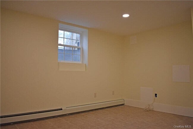 Building Photo - 33 E Vacation Dr