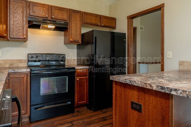 Building Photo - 810 Bristol Cir