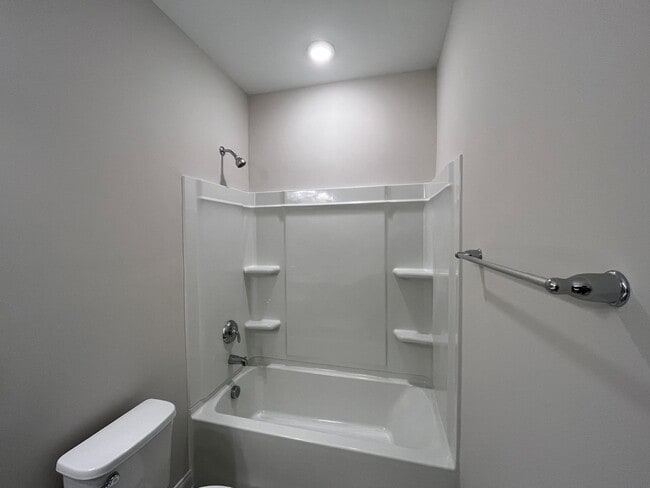 Building Photo - Stunning 5BD, 4.5BA Knightdale Home with Spacious Open Interior, Bonus Loft, and Modern Upgrades ...