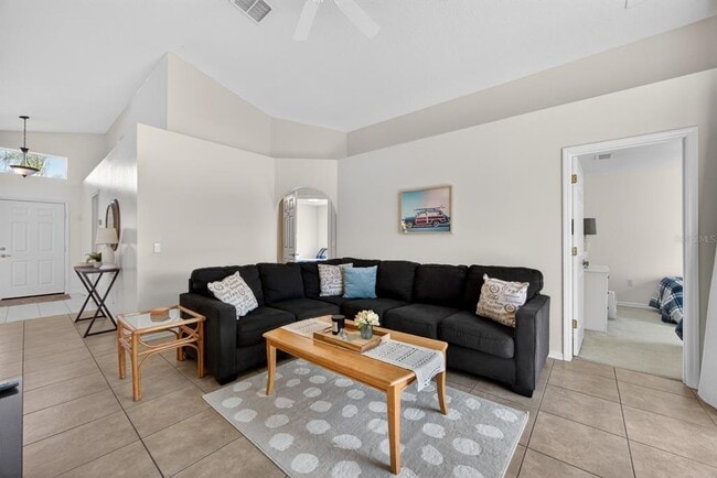 Building Photo - 355 High Point Dr