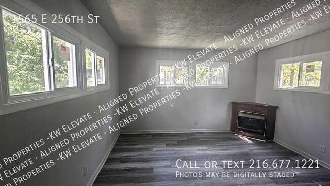 Building Photo - 1565 E 256th St