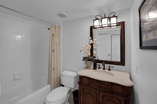 Building Photo - 2125 SE 10th Ave