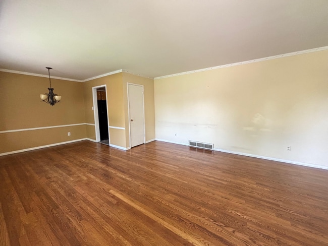 Building Photo - 1514 S Locust St