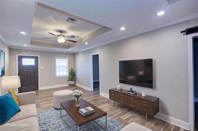 Building Photo - 4220 Delhi St