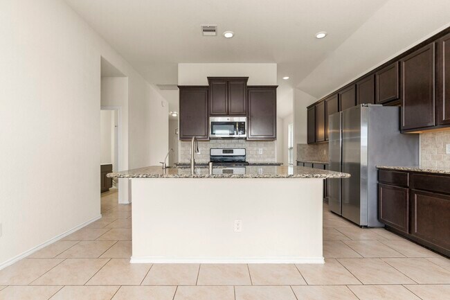 Building Photo - 23607 Legano Dr