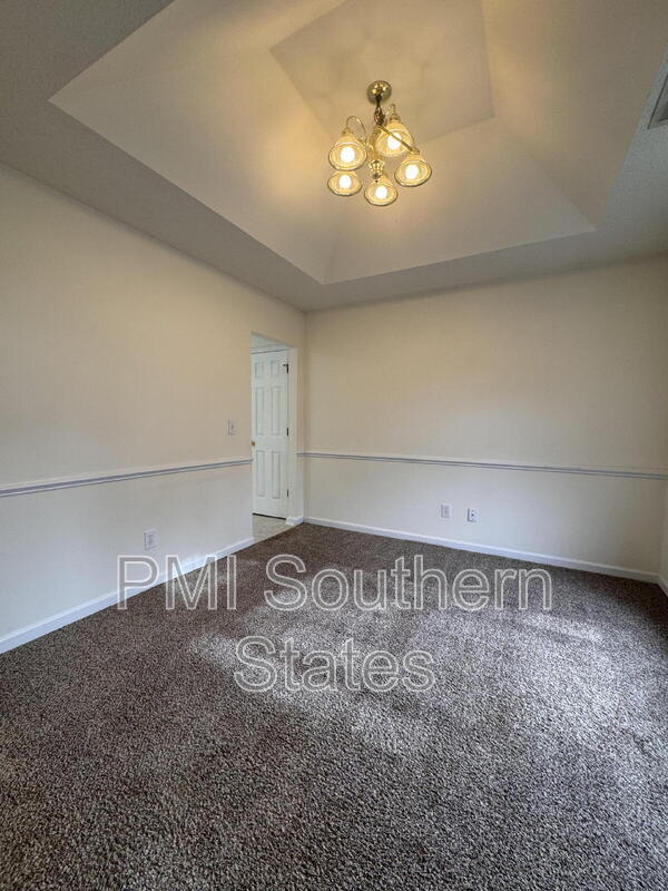 Building Photo - 115 Crossview Dr