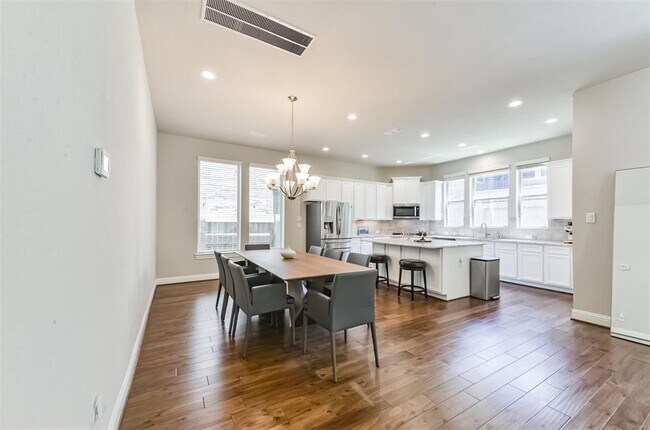 Building Photo - 18311 Harmony Bluff Ln
