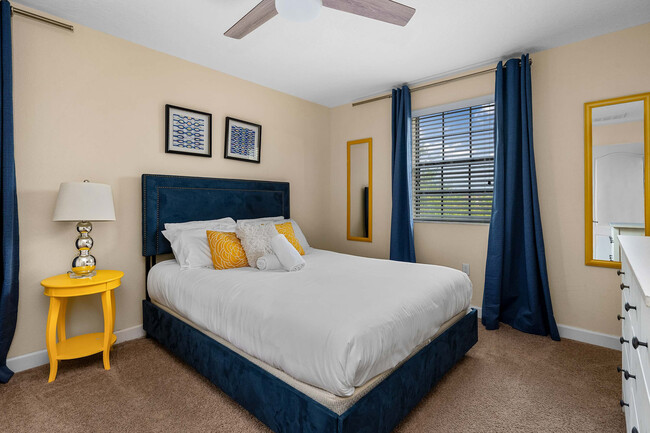 Building Photo - 1520 Moon Valley Dr