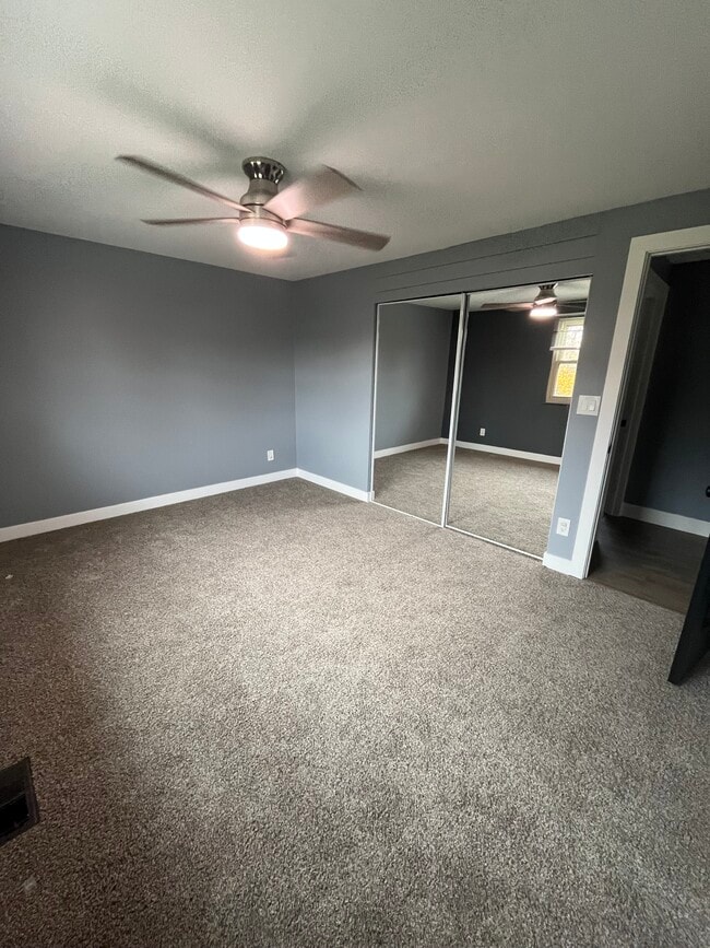 Building Photo - 4235 Straight Arrow Rd