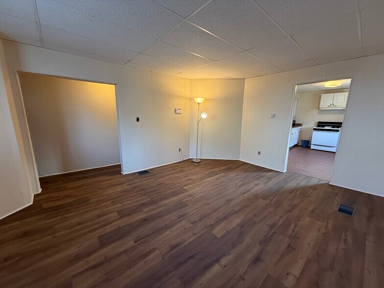 Living room - 334 Liberty St