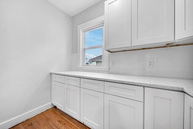 Building Photo - 726 Highland Ave