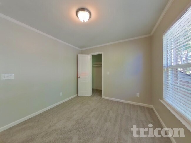 Building Photo - 202 Harris Ct