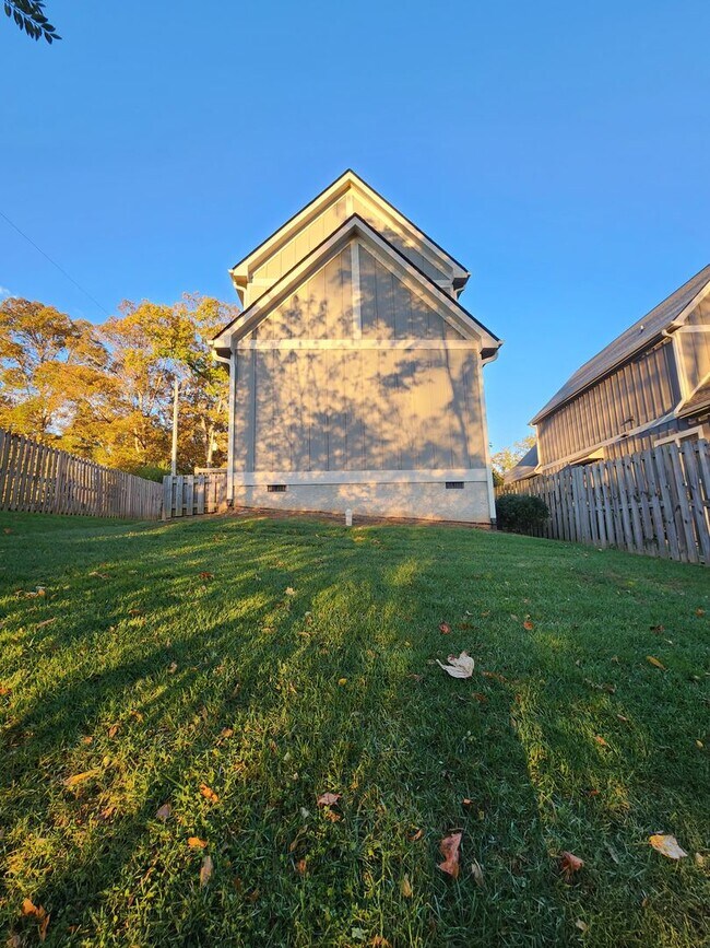 Building Photo - Arden Rental!